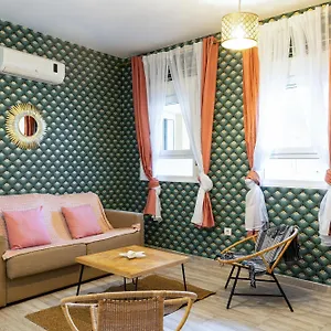 https://holidays2malaga-duplex-huerta-del-obispo-junto-casco-historico.1costadelsol.com